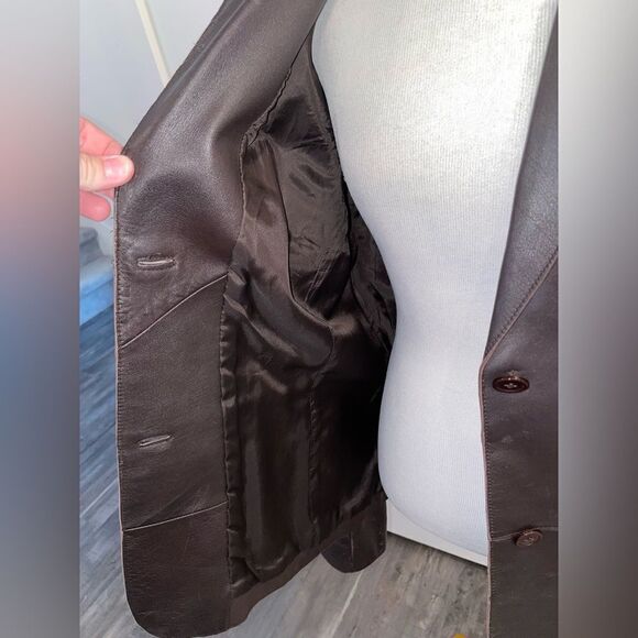 Brown genuine leather jacket. Valerie Separates. - Picture 3 of 9